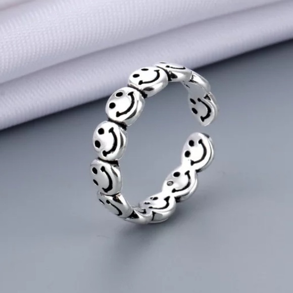 Jewelry - NEW 925 STERLING SILVER SMILE FACE ADJUSTABLE RING, CUTE RING, SHINY RING.